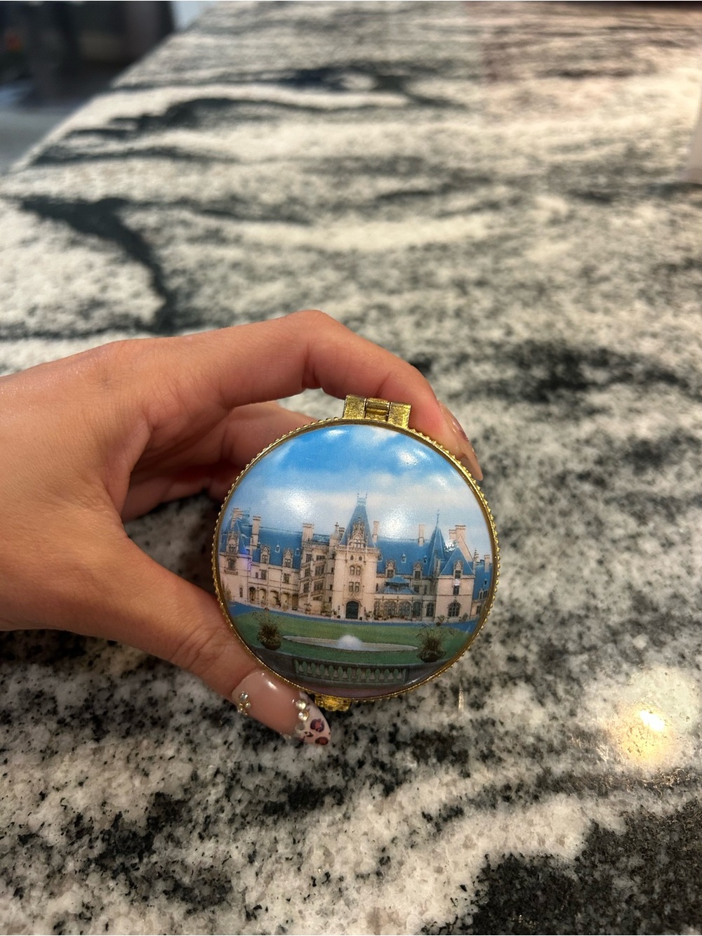 Ceramic trinket box, Biltmore Estate souvenir with painted castle scene